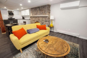 Cozy One Bedroom, Den in Wolseley, parking included